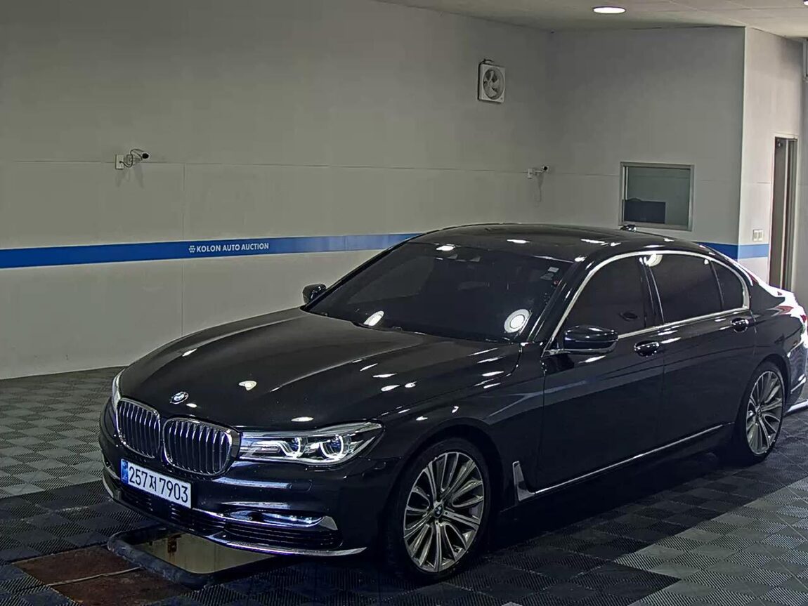 BMW 7 SERIES (6TH GEN) 750Li xDRIVE 2016 - zdjęcie 2