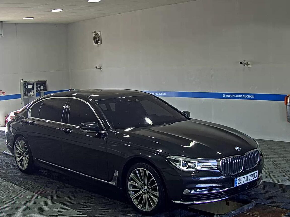 BMW 7 SERIES (6TH GEN) 750Li xDRIVE 2016 - zdjęcie 3