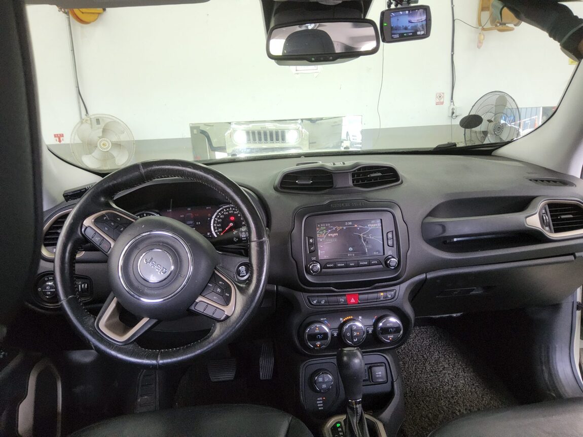 JEEP RENEGADE 2.0 DIESEL AWD LIMITED 2016 - zdjęcie 11