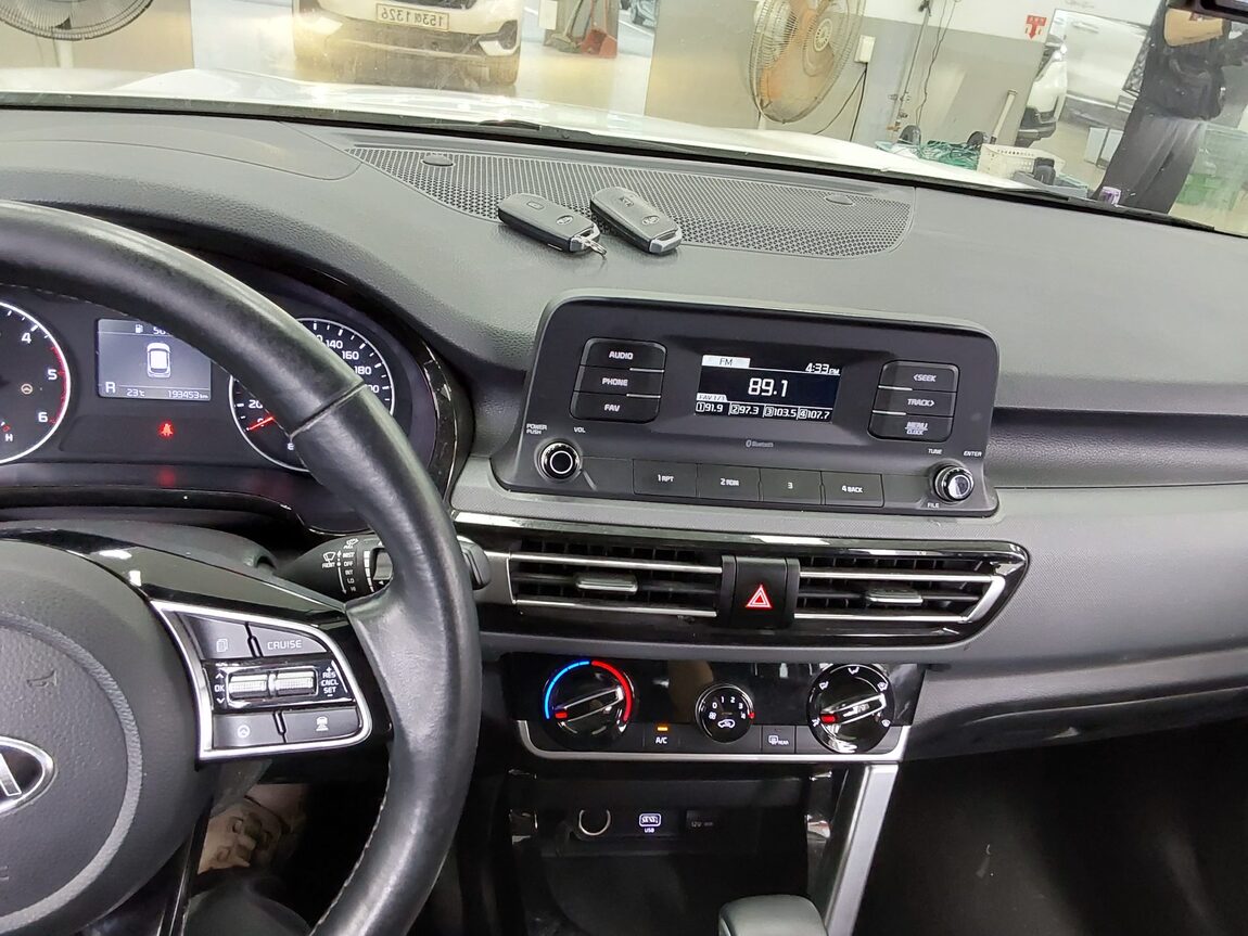 KIA SELTOS 1.6 DIESEL 2WD TRENDY 2021 - zdjęcie 17