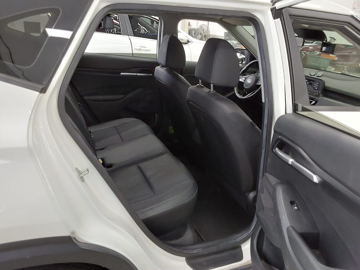 KIA SELTOS 1.6 DIESEL 2WD TRENDY 2021 - zdjęcie 13