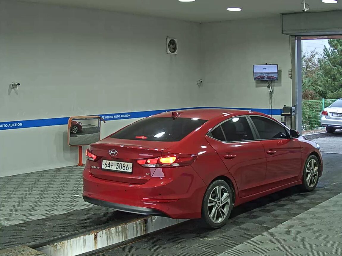 HYUNDAI AVANTE AD 1.6 GDi VALUE PLUS 2018 - zdjęcie 5