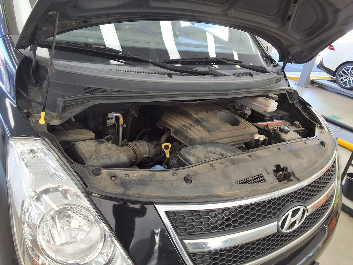 HYUNDAI GRAND STAREX 5-SEATER DIESEL VAN CVX DELUXE 2012 - zdjęcie 18