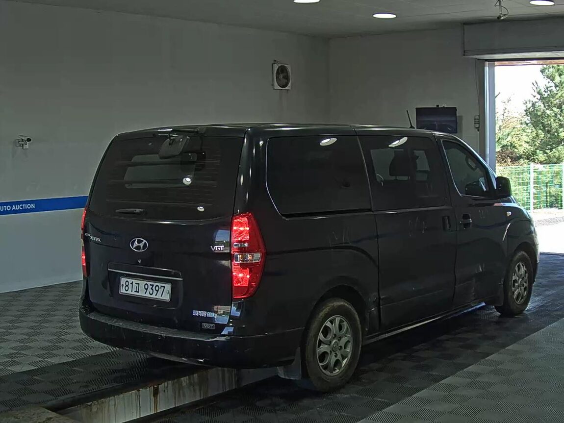 HYUNDAI GRAND STAREX 5-SEATER DIESEL VAN CVX DELUXE 2012 - zdjęcie 5