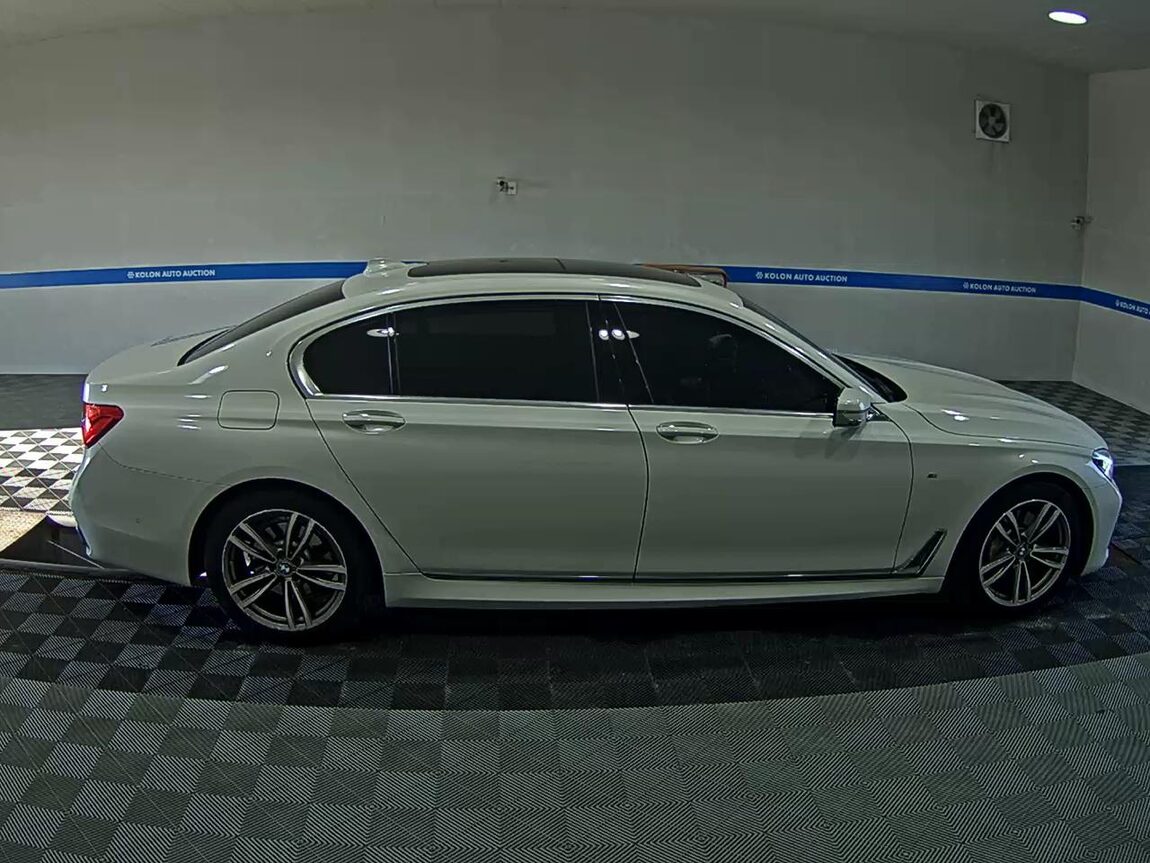 BMW 7 SERIES (6TH GEN) 730Ld xDRIVE M SPORT PACK 2017 - zdjęcie 4