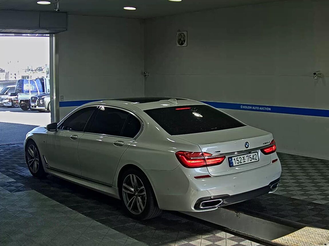 BMW 7 SERIES (6TH GEN) 730Ld xDRIVE M SPORT PACK 2017 - zdjęcie 6