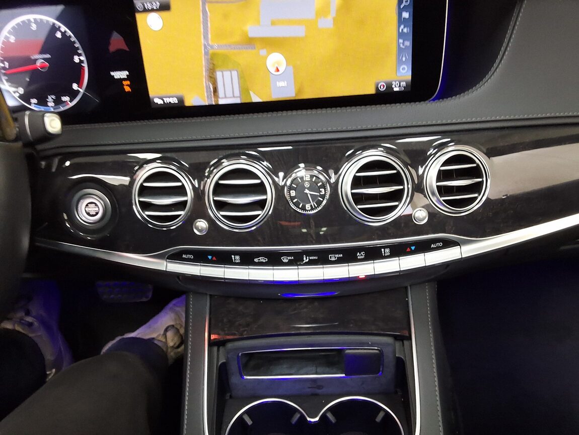 MERCEDES-BENZ S-CLASS (6TH GEN) S350 d 4MATIC AMG LINE 2020 - zdjęcie 24