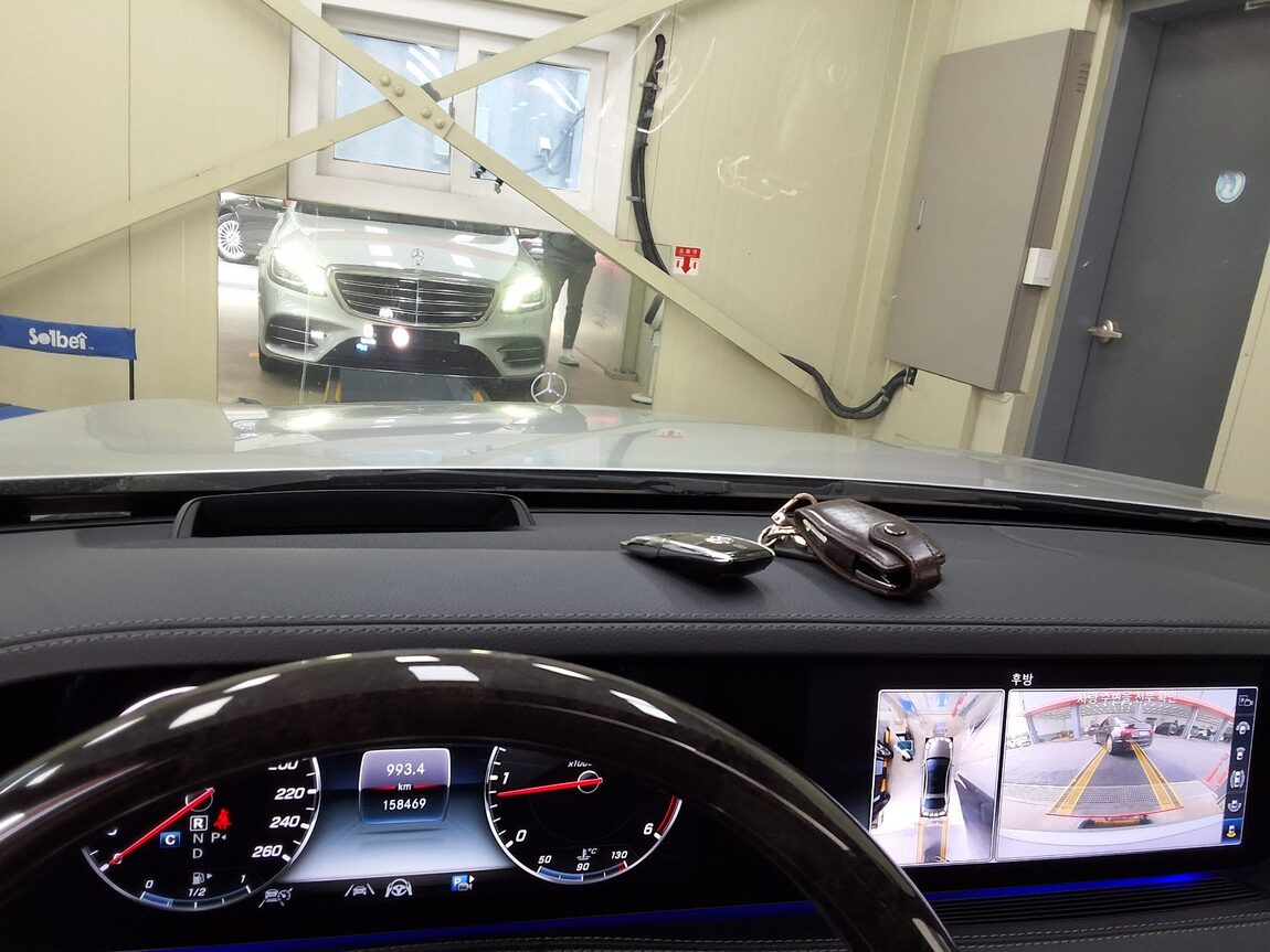 MERCEDES-BENZ S-CLASS (6TH GEN) S350 d 4MATIC AMG LINE 2020 - zdjęcie 25
