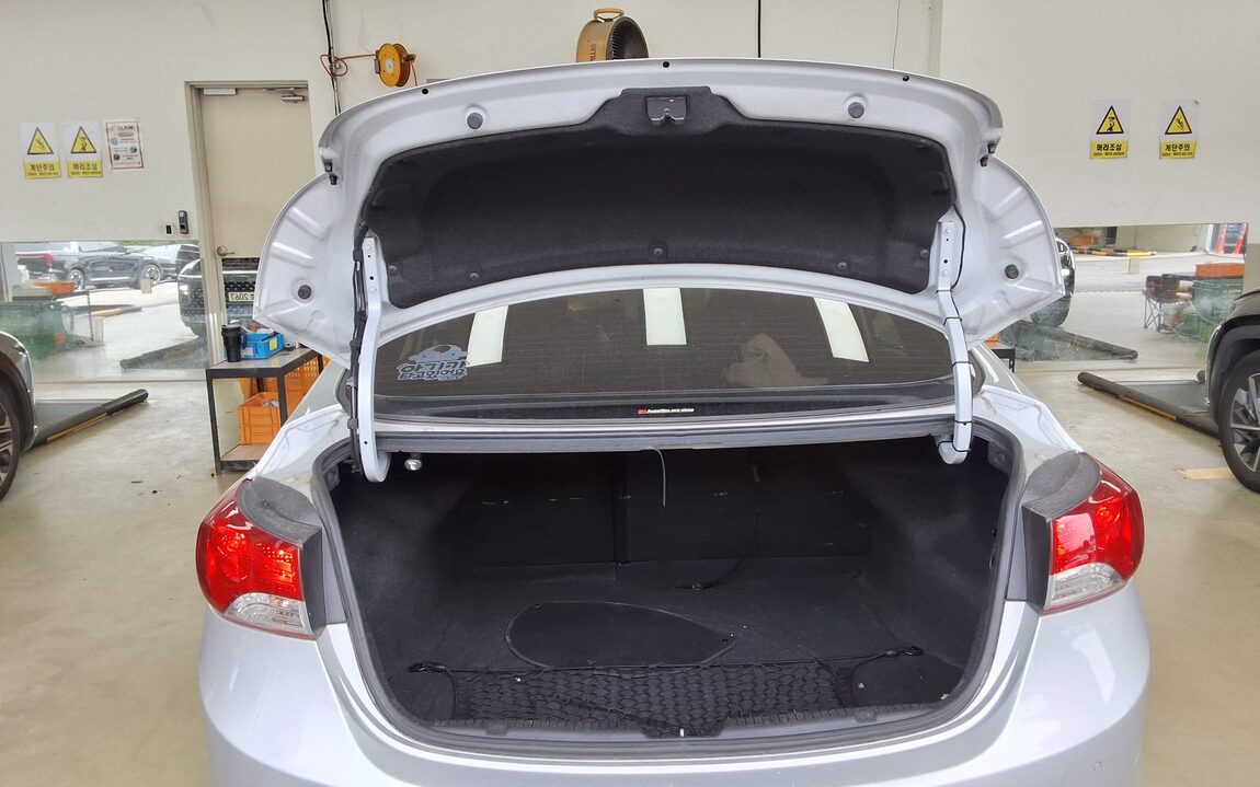 HYUNDAI AVANTE MD M16 GDi PREMIER 2012 - zdjęcie 15