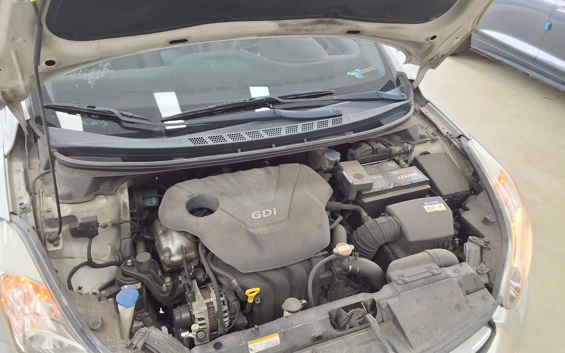HYUNDAI AVANTE MD M16 GDi PREMIER 2012 - zdjęcie 20