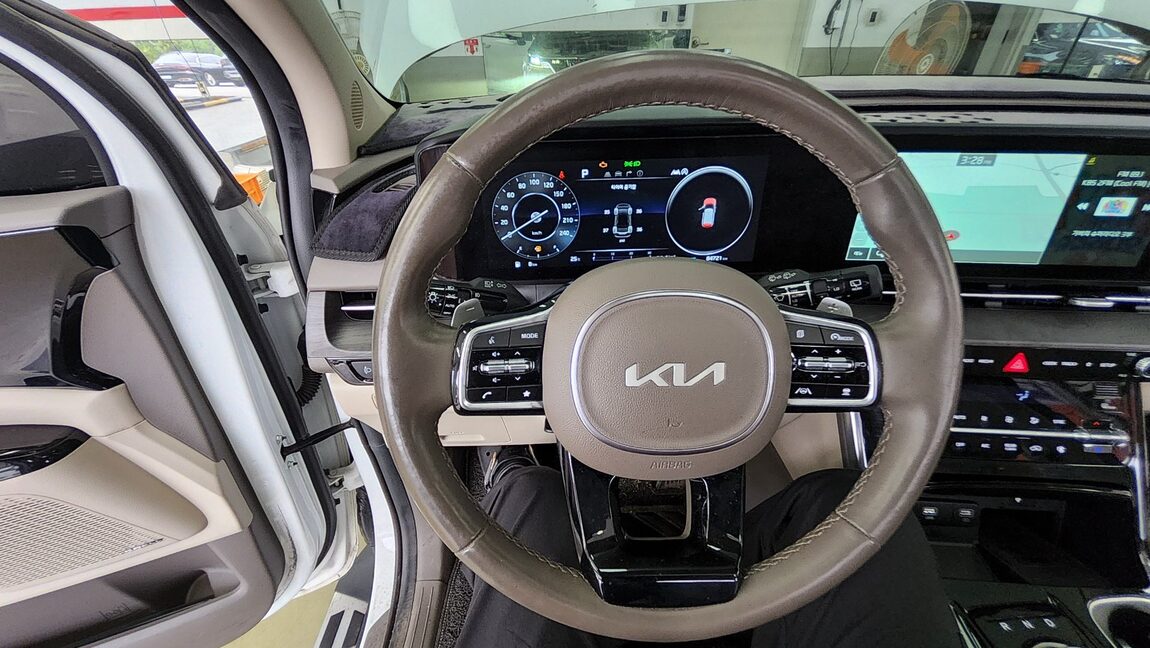 KIA NEW CARNIVAL (KA4) 9-SEATER DIESEL SIGNATURE 2023 - zdjęcie 17