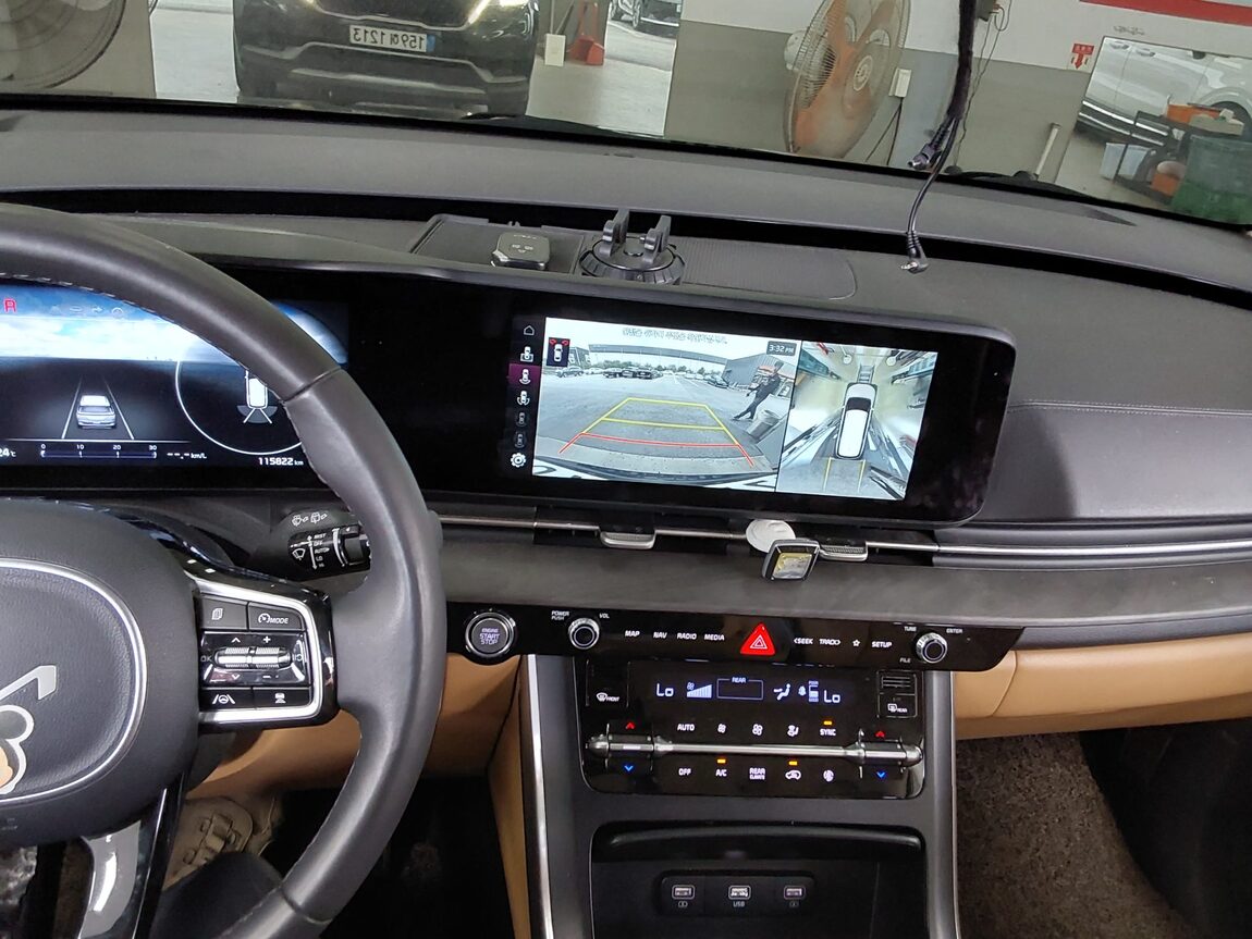 KIA NEW CARNIVAL (KA4) 9-SEATER DIESEL PRESTIGE 2023 - zdjęcie 17