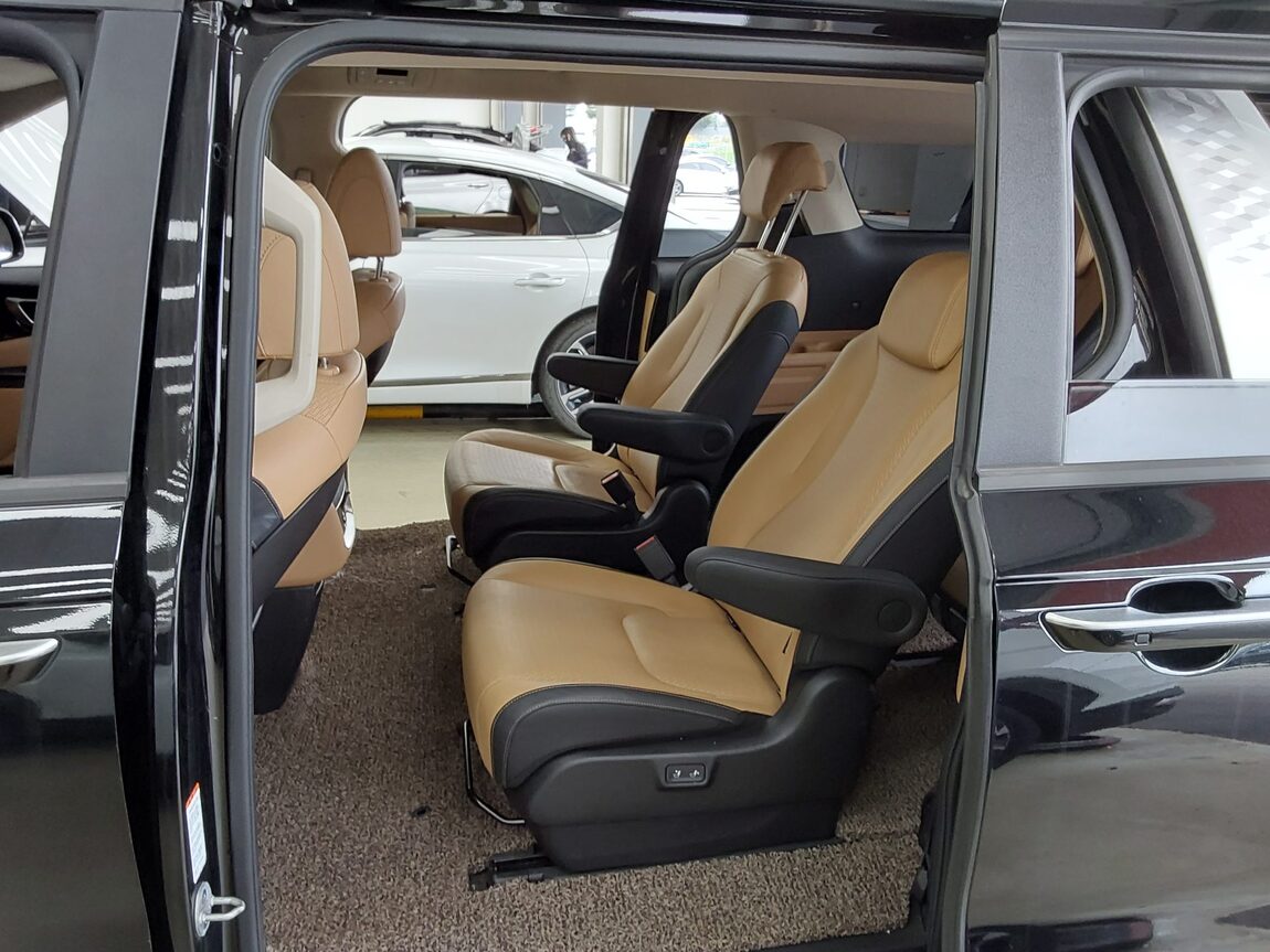 KIA NEW CARNIVAL (KA4) 9-SEATER DIESEL PRESTIGE 2023 - zdjęcie 12