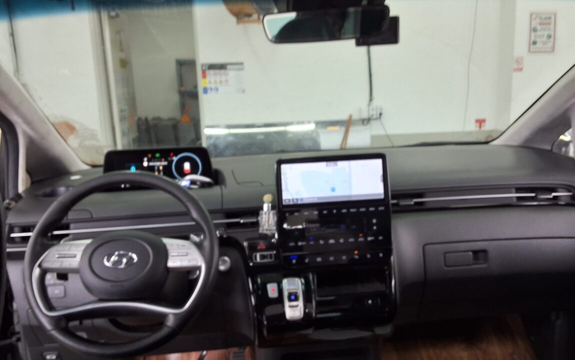 HYUNDAI STARIA 2.2 DIESEL LOUNGE 7-SEATER 4WD INSPIRATION 2022 - zdjęcie 11