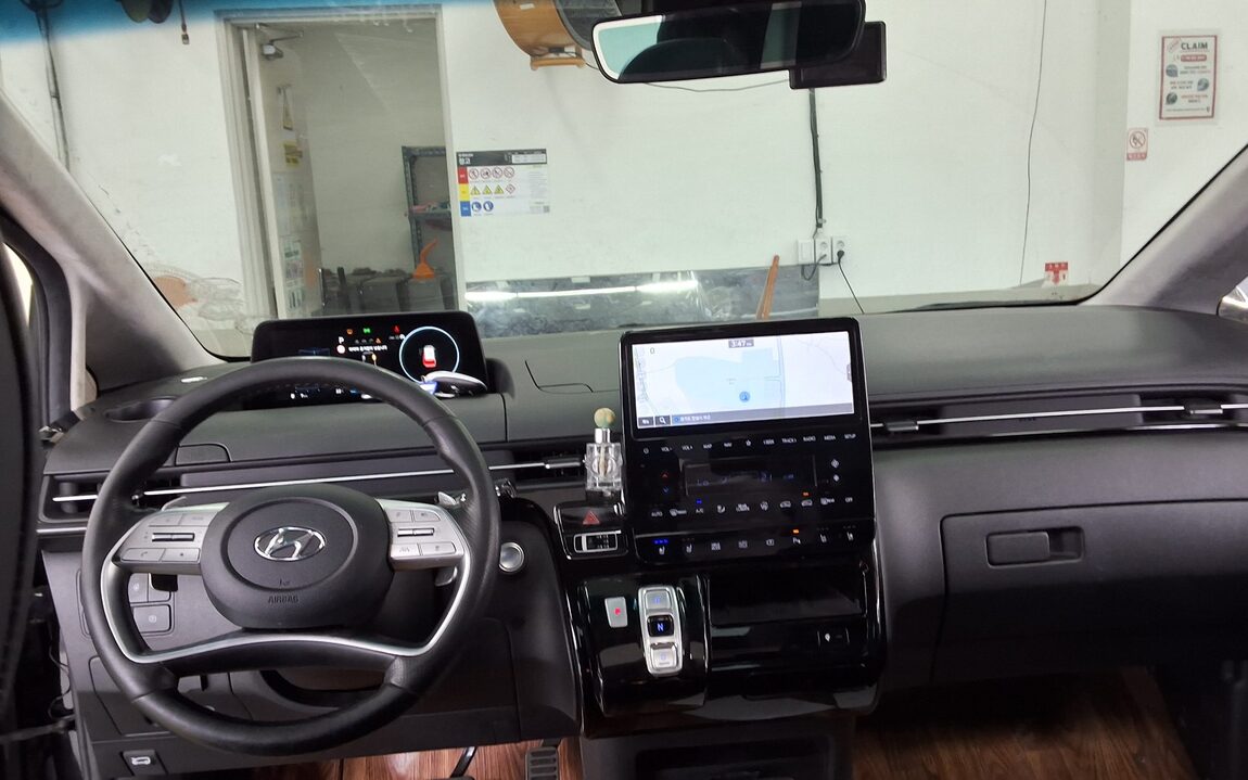 HYUNDAI STARIA 2.2 DIESEL LOUNGE 7-SEATER 4WD INSPIRATION 2022 - zdjęcie 12