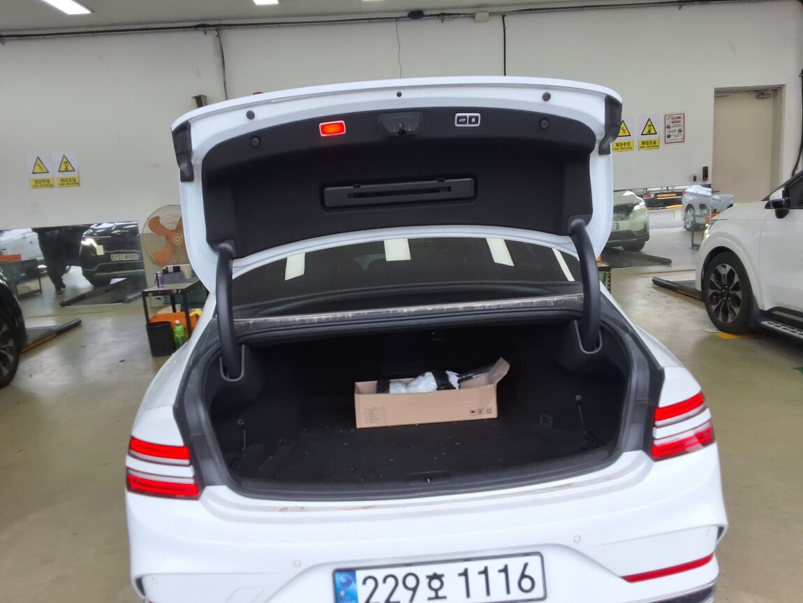 GENESIS NEW G80 GASOLINE 2.5 AWD BASE MODEL 2025 - zdjęcie 15