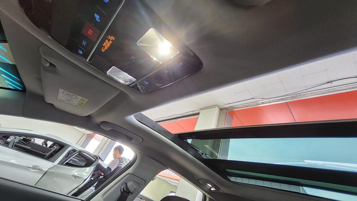 HYUNDAI THE ALL NEW GRANDEUR GASOLINE 2.5 PREMIUM 2023 - zdjęcie 20