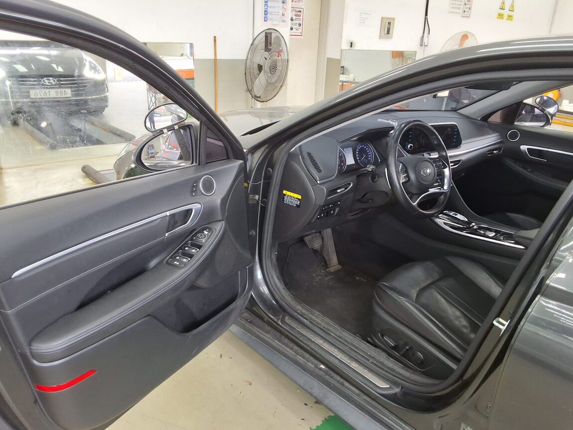 HYUNDAI SONATA (DN8) L2.0 PREMIUM 2020 - zdjęcie 10