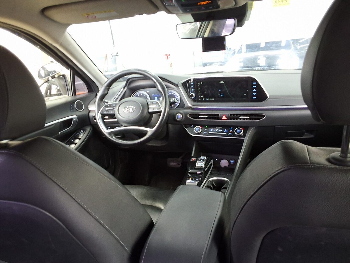 HYUNDAI SONATA (DN8) L2.0 PREMIUM 2020 - zdjęcie 11