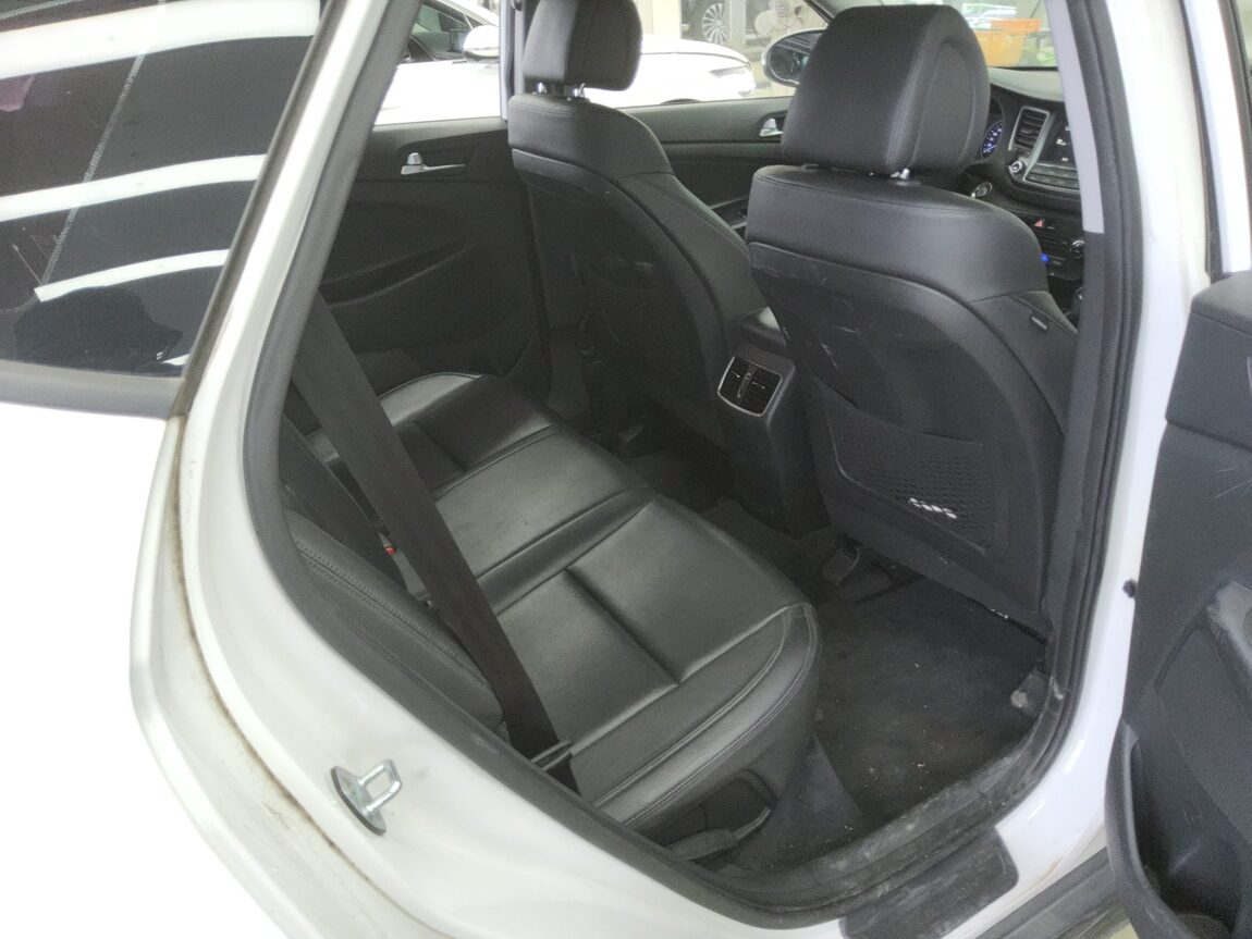 HYUNDAI ALL NEW TUCSON DIESEL 1.7 2WD MODERN 2016 - zdjęcie 13