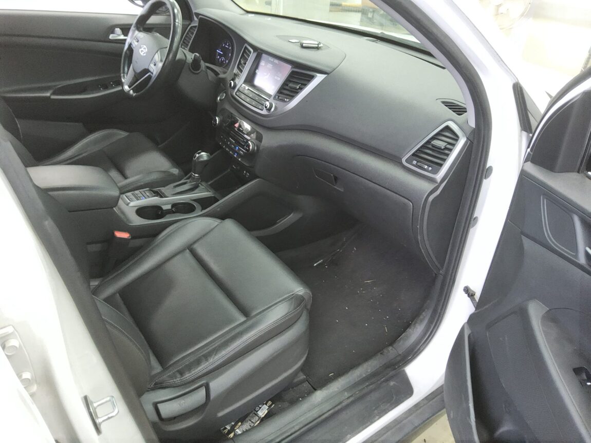HYUNDAI ALL NEW TUCSON DIESEL 1.7 2WD MODERN 2016 - zdjęcie 14