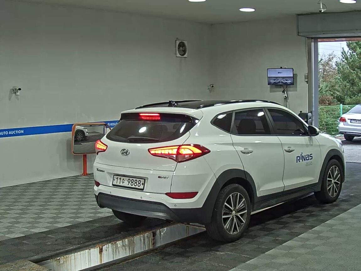 HYUNDAI ALL NEW TUCSON DIESEL 1.7 2WD MODERN 2016 - zdjęcie 5