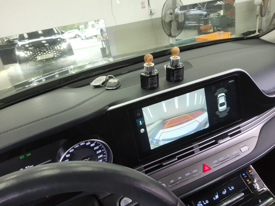 HYUNDAI THE NEW GRANDEUR IG GASOLINE 2.5 PREMIUM 2022 - zdjęcie 18