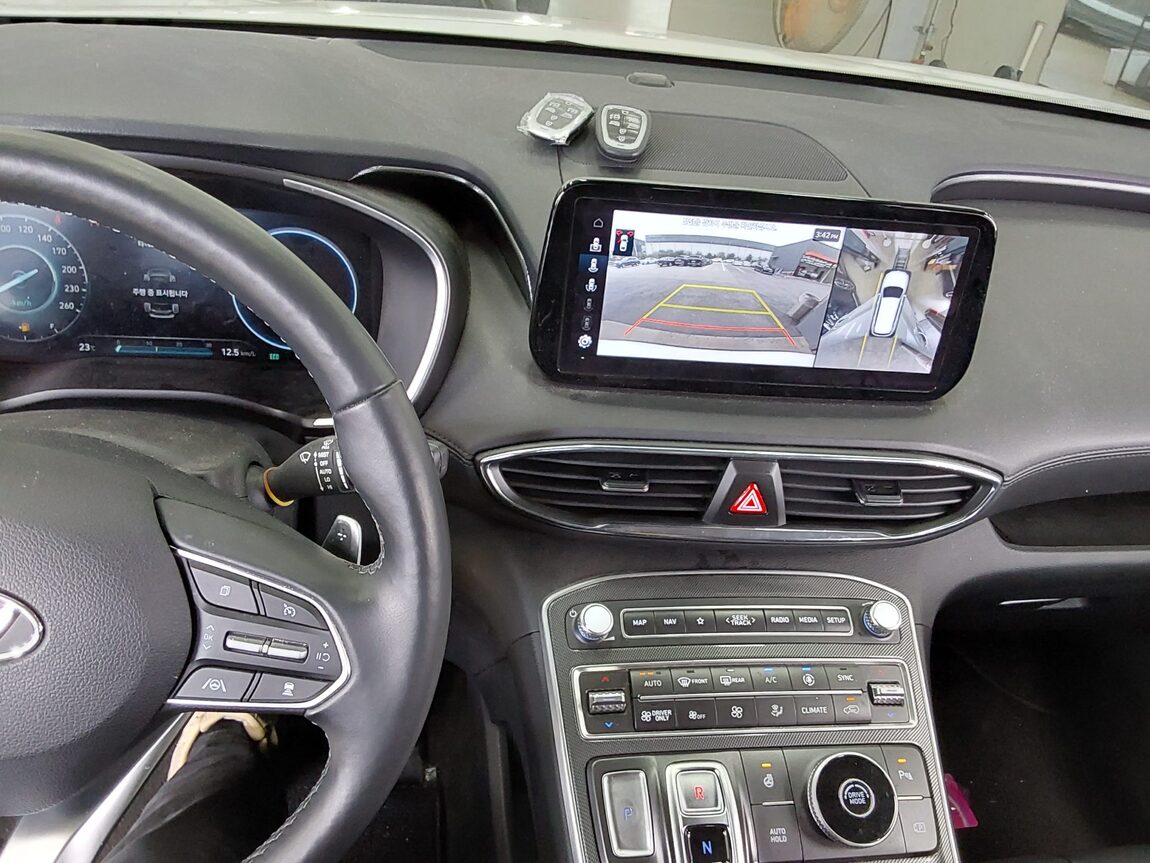 HYUNDAI THE NEW SANTA FE HYBRID 1.6 HEV 2WD PRESTIGE 2022 - zdjęcie 17