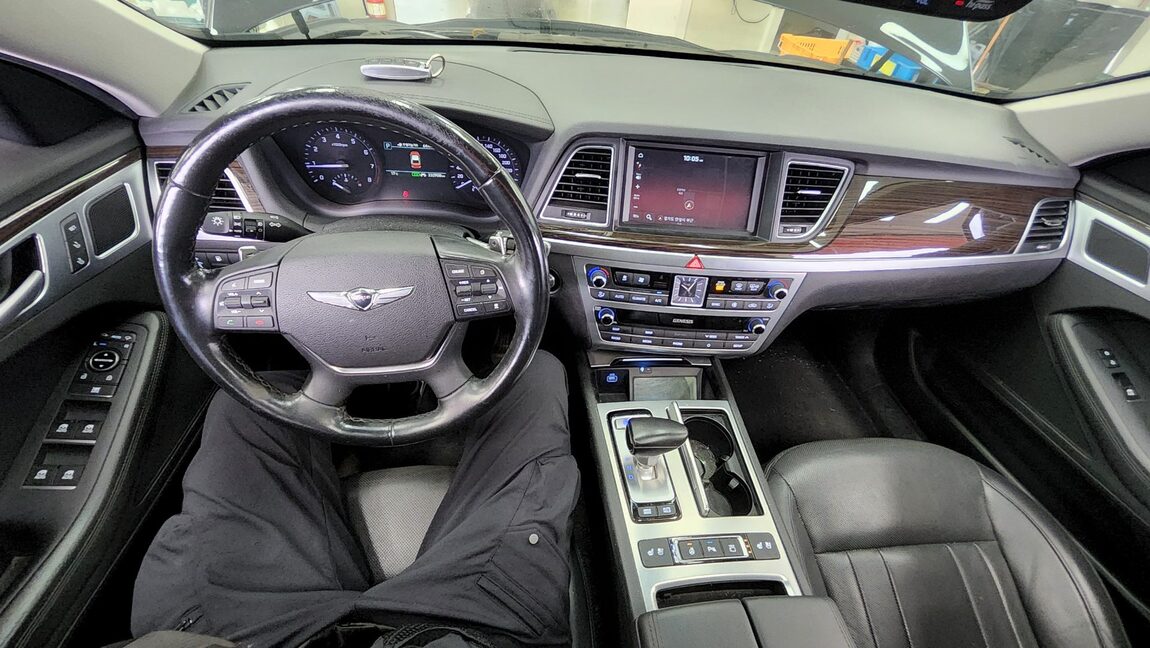 GENESIS G80 3.3 GDi AWD LUXURY 2019 - zdjęcie 11