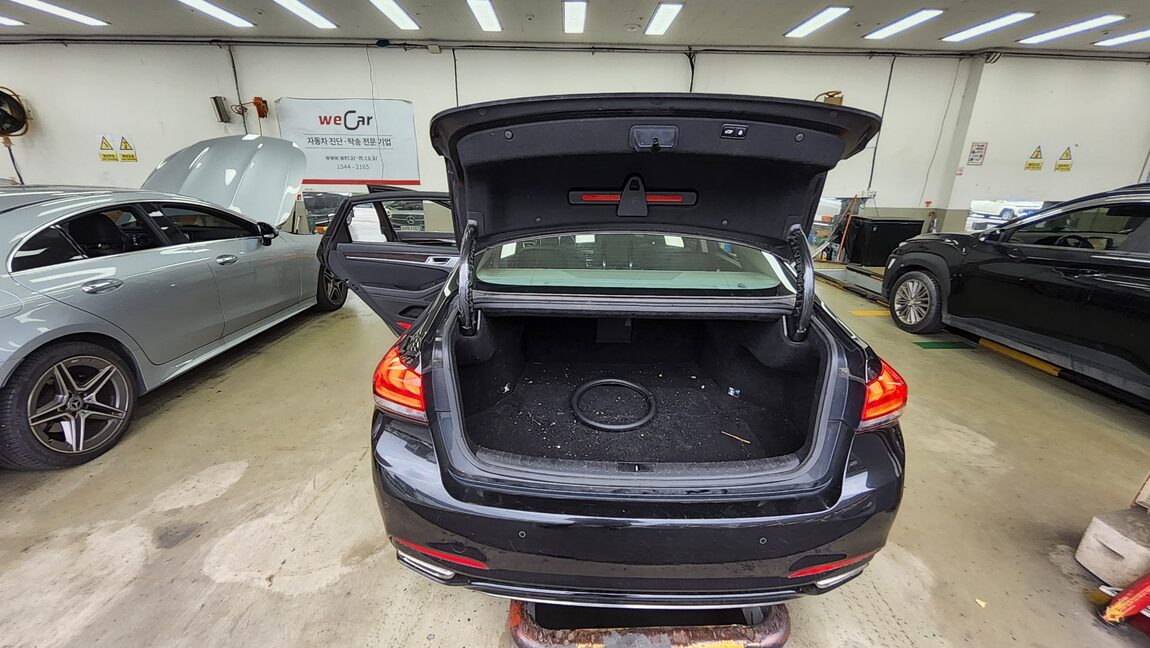 GENESIS G80 3.3 GDi AWD LUXURY 2019 - zdjęcie 15
