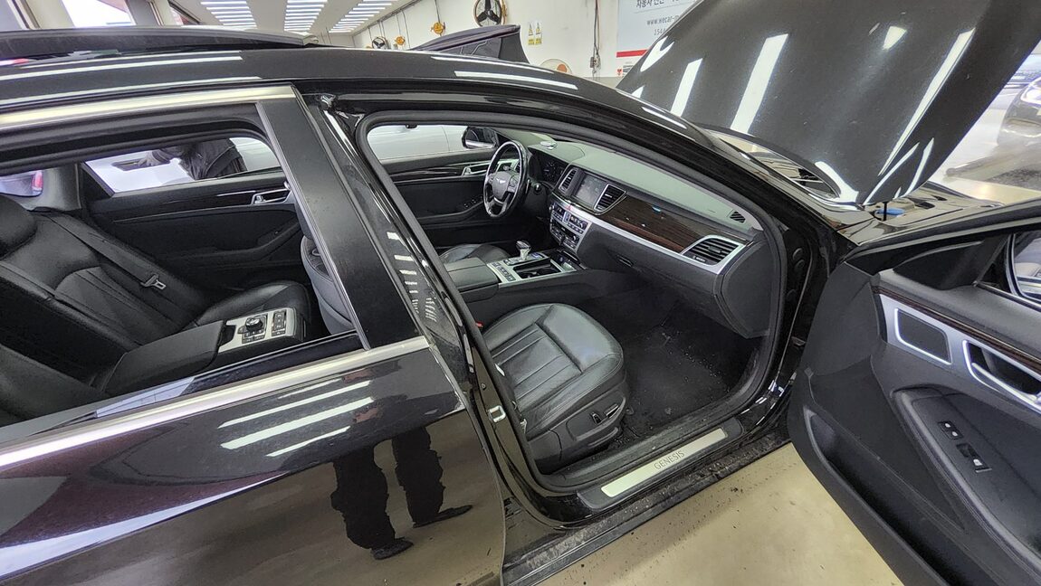 GENESIS G80 3.3 GDi AWD LUXURY 2019 - zdjęcie 14