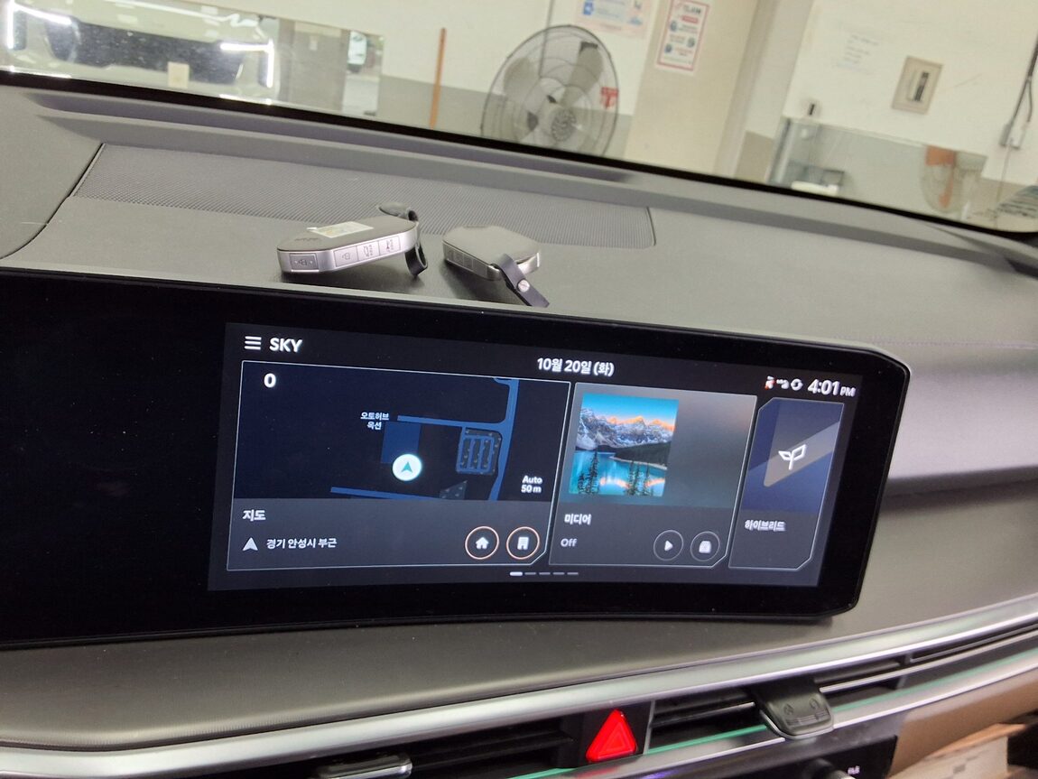 KIA THE NEW SORENTO HYBRID (MQ4) 1.6 HEV 2WD SIGNATURE 2024 - zdjęcie 17