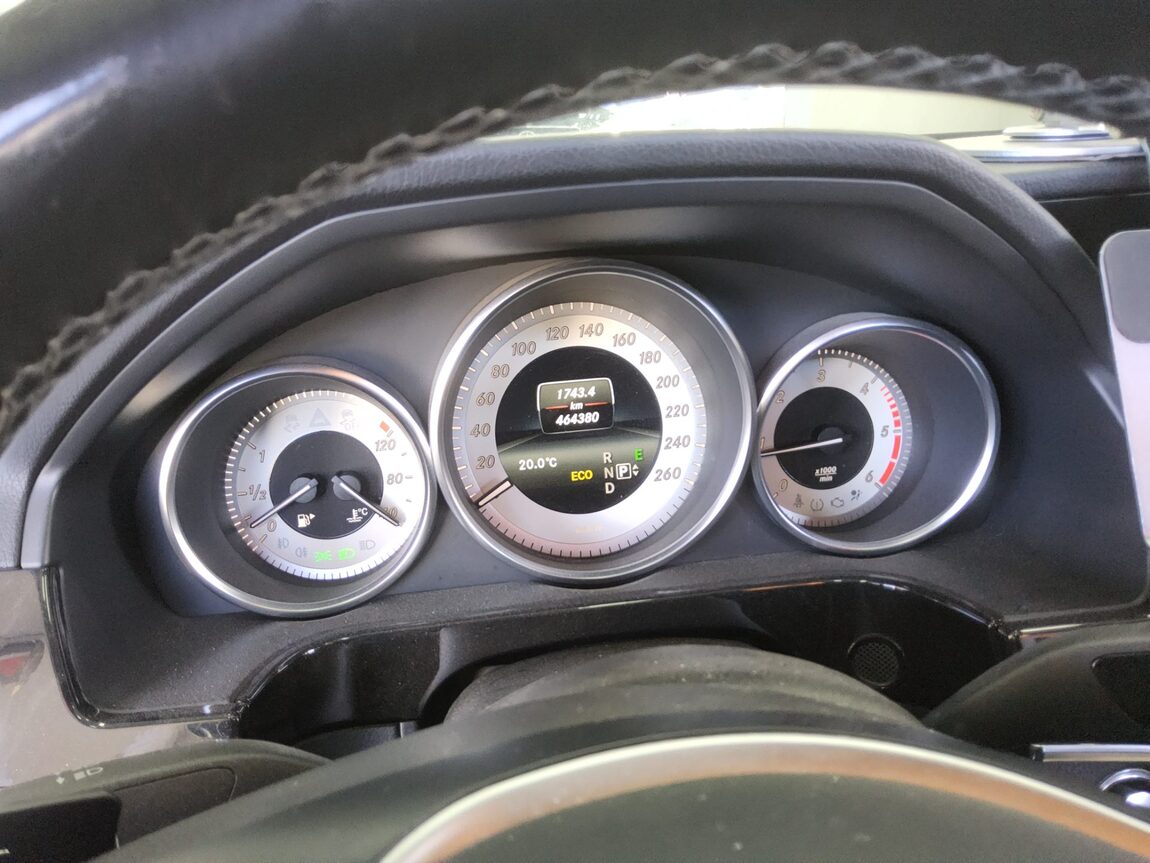 MERCEDES-BENZ E-CLASS (4TH GEN) E220 CDI AVANTGARDE 2014 - zdjęcie 9