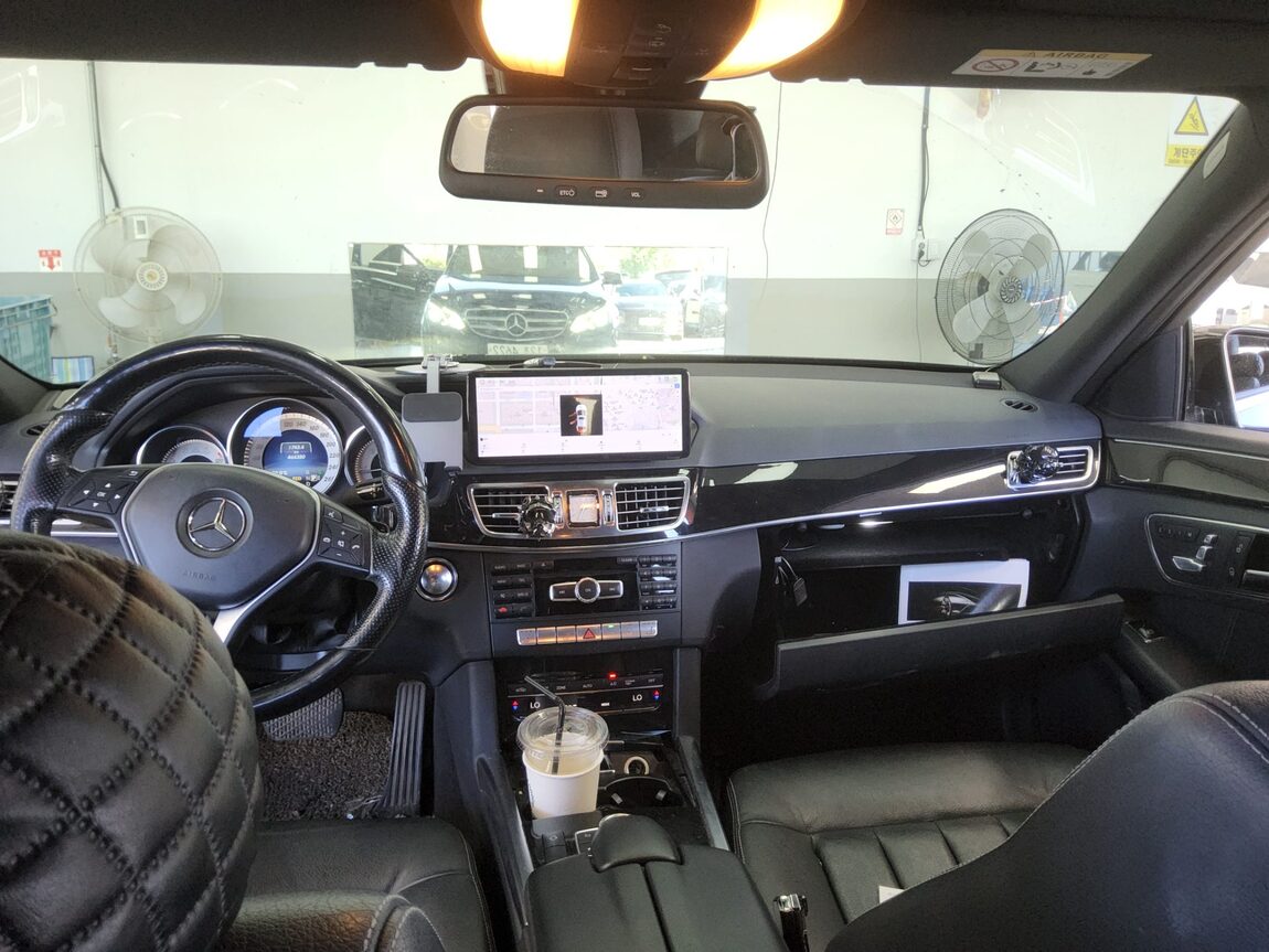 MERCEDES-BENZ E-CLASS (4TH GEN) E220 CDI AVANTGARDE 2014 - zdjęcie 11