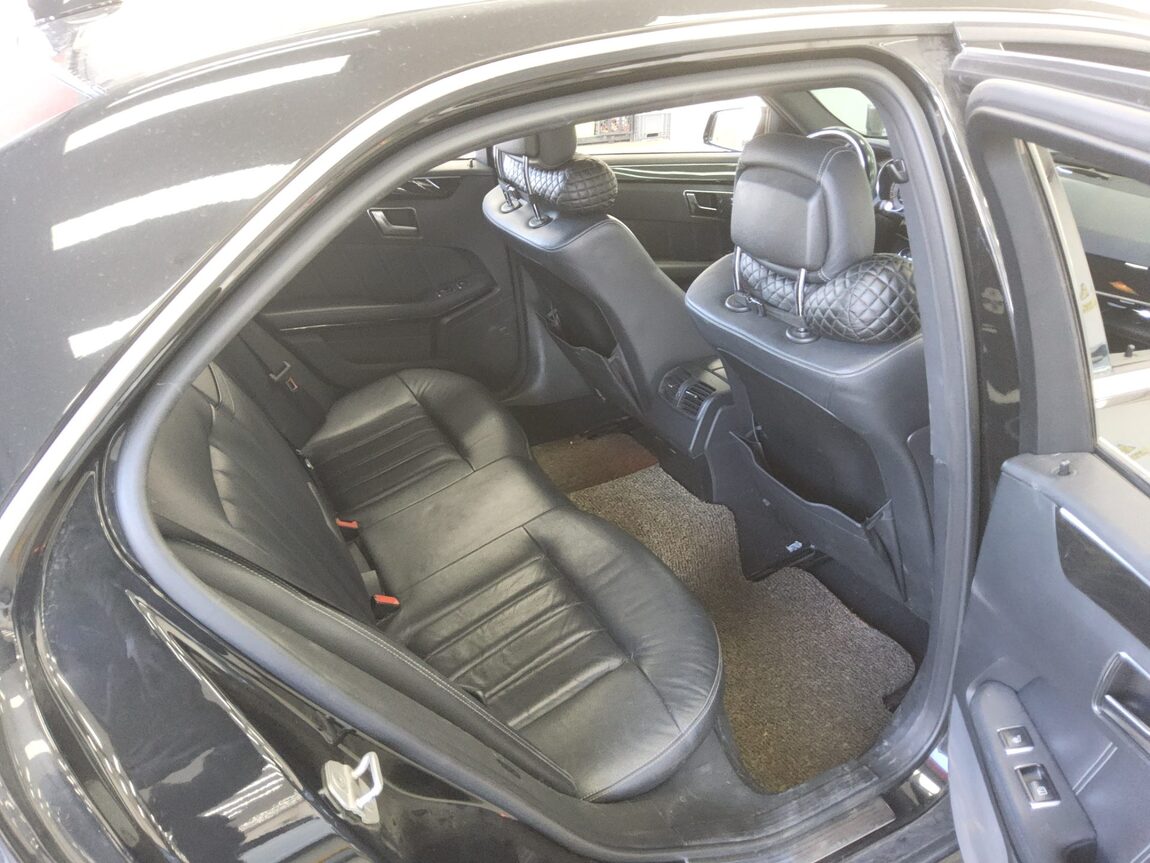 MERCEDES-BENZ E-CLASS (4TH GEN) E220 CDI AVANTGARDE 2014 - zdjęcie 13