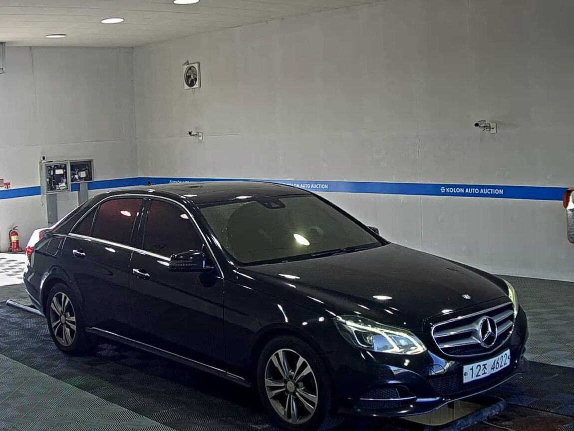 MERCEDES-BENZ E-CLASS (4TH GEN) E220 CDI AVANTGARDE 2014 - zdjęcie 3
