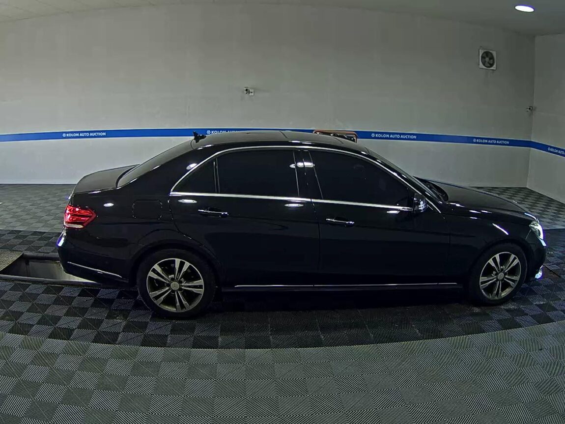 MERCEDES-BENZ E-CLASS (4TH GEN) E220 CDI AVANTGARDE 2014 - zdjęcie 4