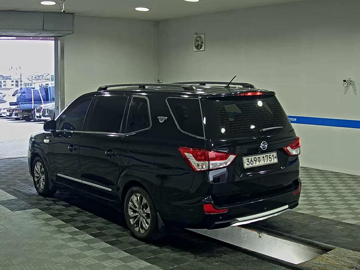 KG MOBILITY (SSANGYONG) KORANDO TOURISMO 2.2 4WD 9-SEATER TX PLUS 2016 - zdjęcie 6