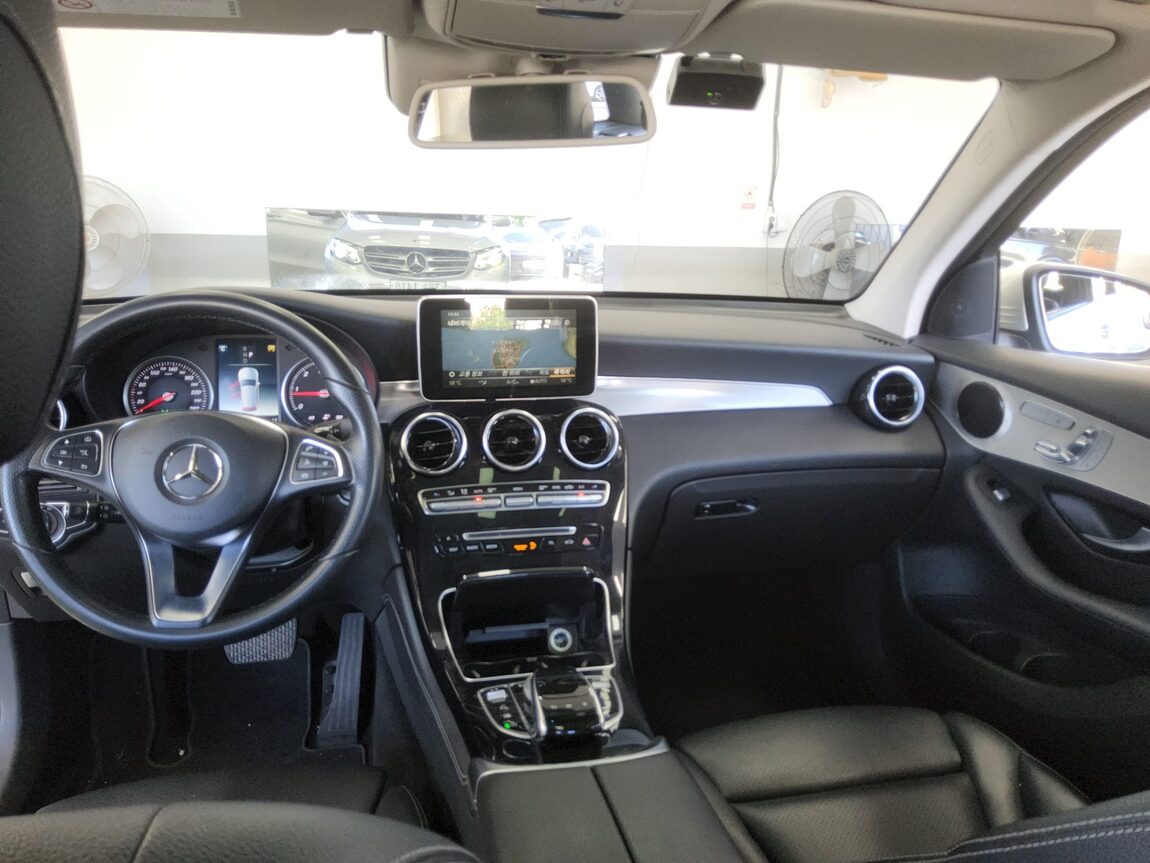 MERCEDES-BENZ GLC-CLASS GLC 220d 4MATIC 2018 - zdjęcie 11