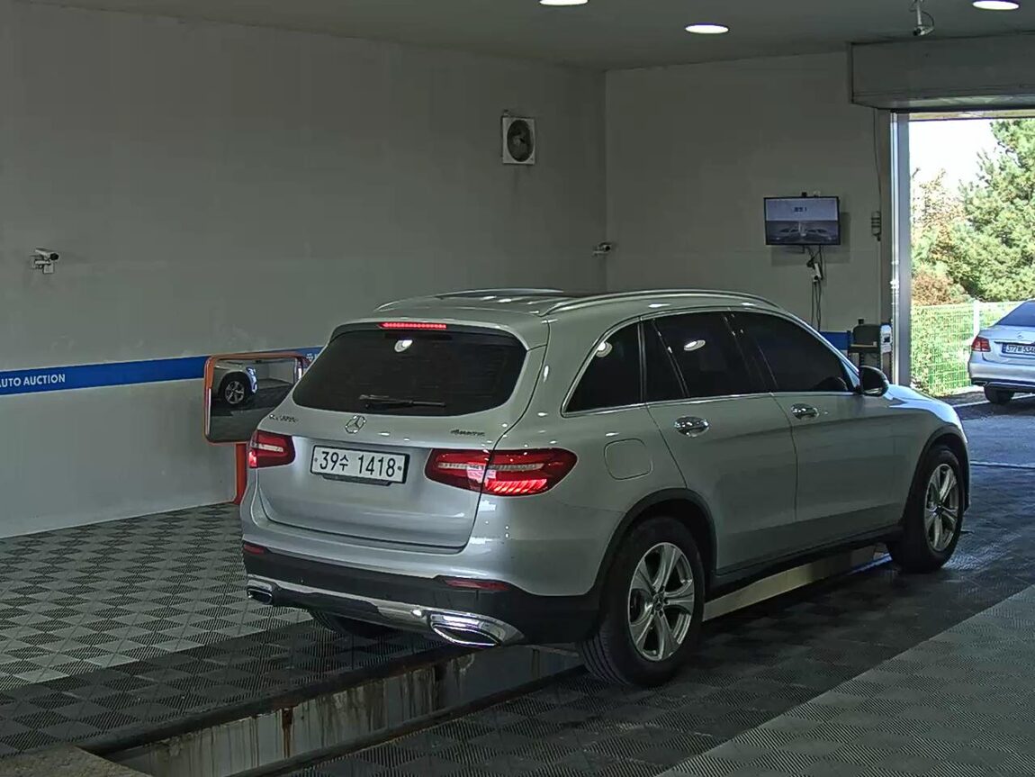 MERCEDES-BENZ GLC-CLASS GLC 220d 4MATIC 2018 - zdjęcie 5
