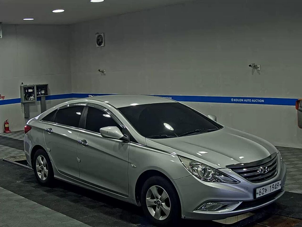 HYUNDAI SONATA THE BRILLIANT LPi RENTAL CAR STYLE 2013 - zdjęcie 3