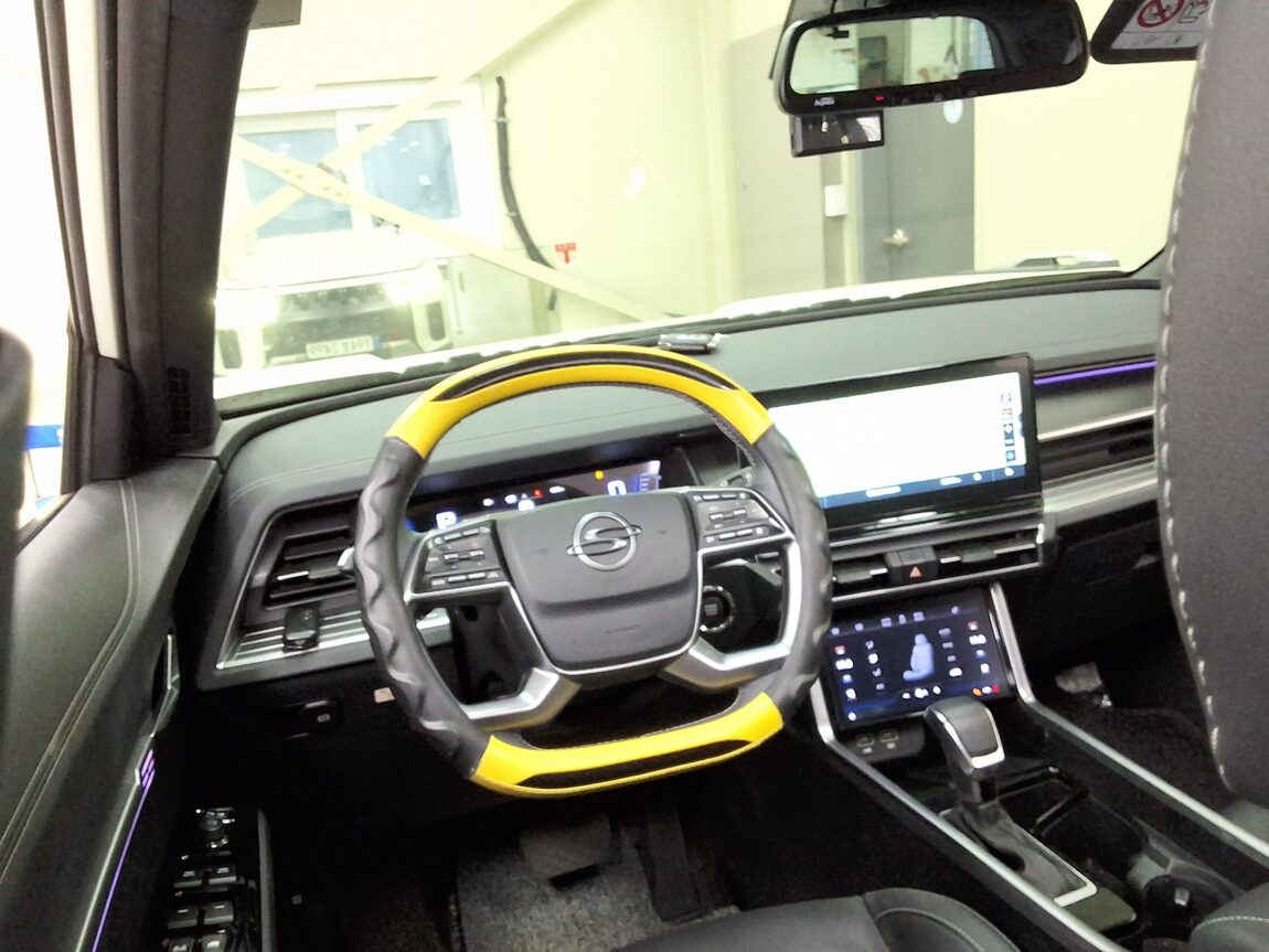 KG MOBILITY (SSANGYONG) TORRES 1.5 GDI-T 2WD T7 2023 - zdjęcie 12