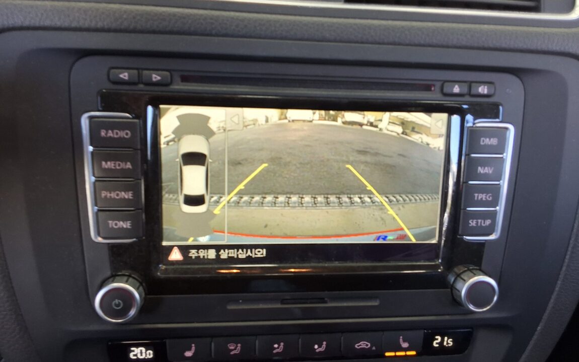 VOLKSWAGEN JETTA (6TH GEN) 2.0 TDI 2013 - zdjęcie 19