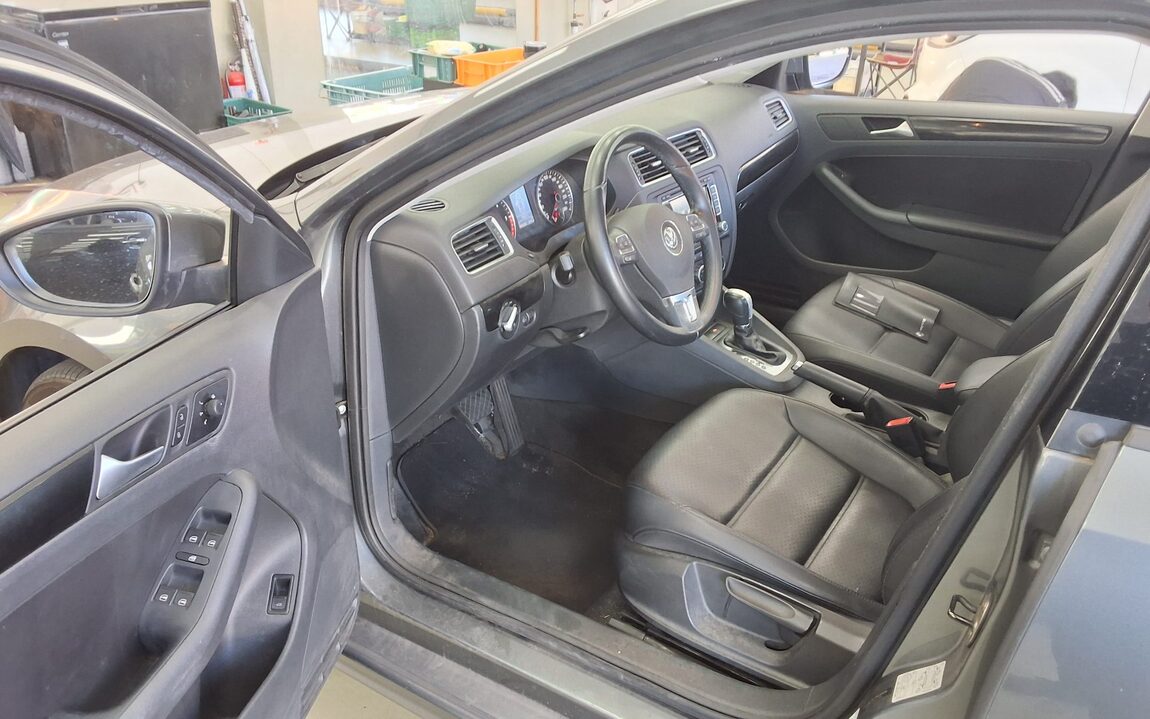 VOLKSWAGEN JETTA (6TH GEN) 2.0 TDI 2013 - zdjęcie 10