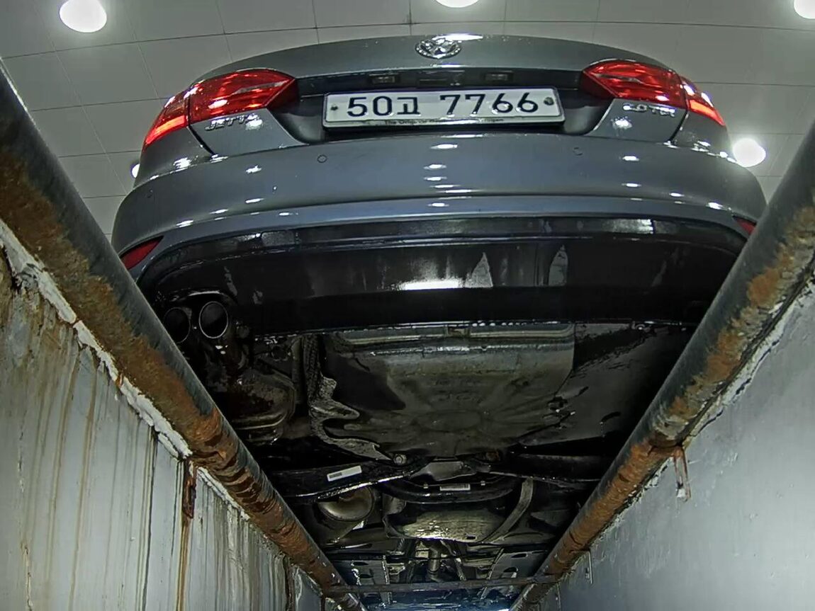 VOLKSWAGEN JETTA (6TH GEN) 2.0 TDI 2013 - zdjęcie 8