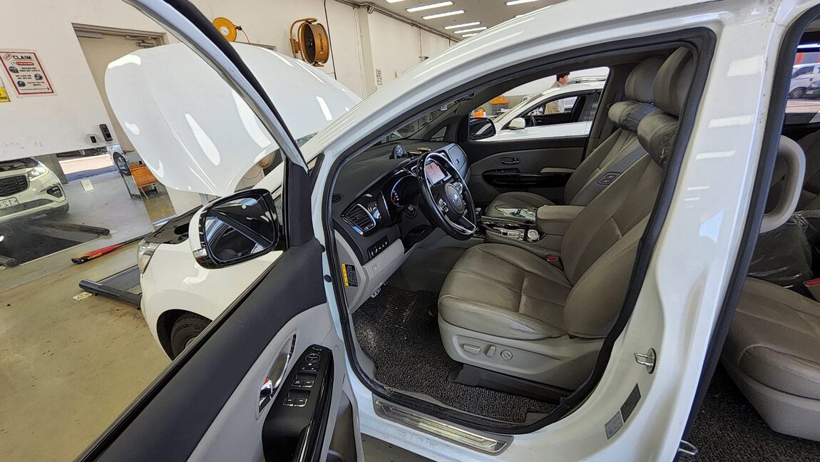 KIA THE NEW CARNIVAL 9-SEATER DIESEL NOBLESSE SPECIAL 2019 - zdjęcie 10