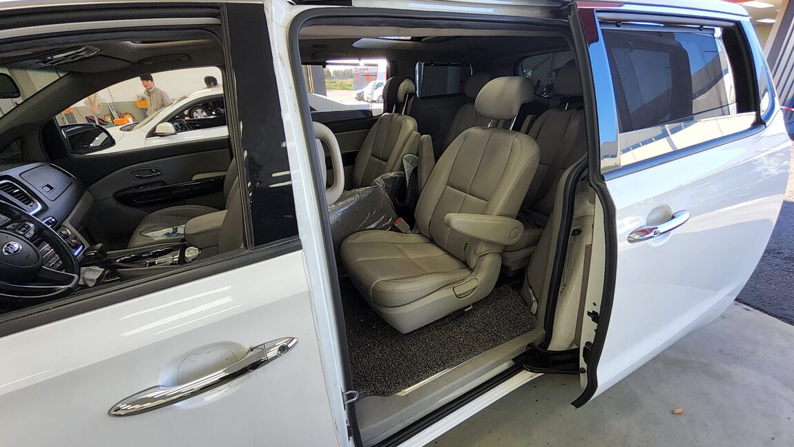 KIA THE NEW CARNIVAL 9-SEATER DIESEL NOBLESSE SPECIAL 2019 - zdjęcie 12
