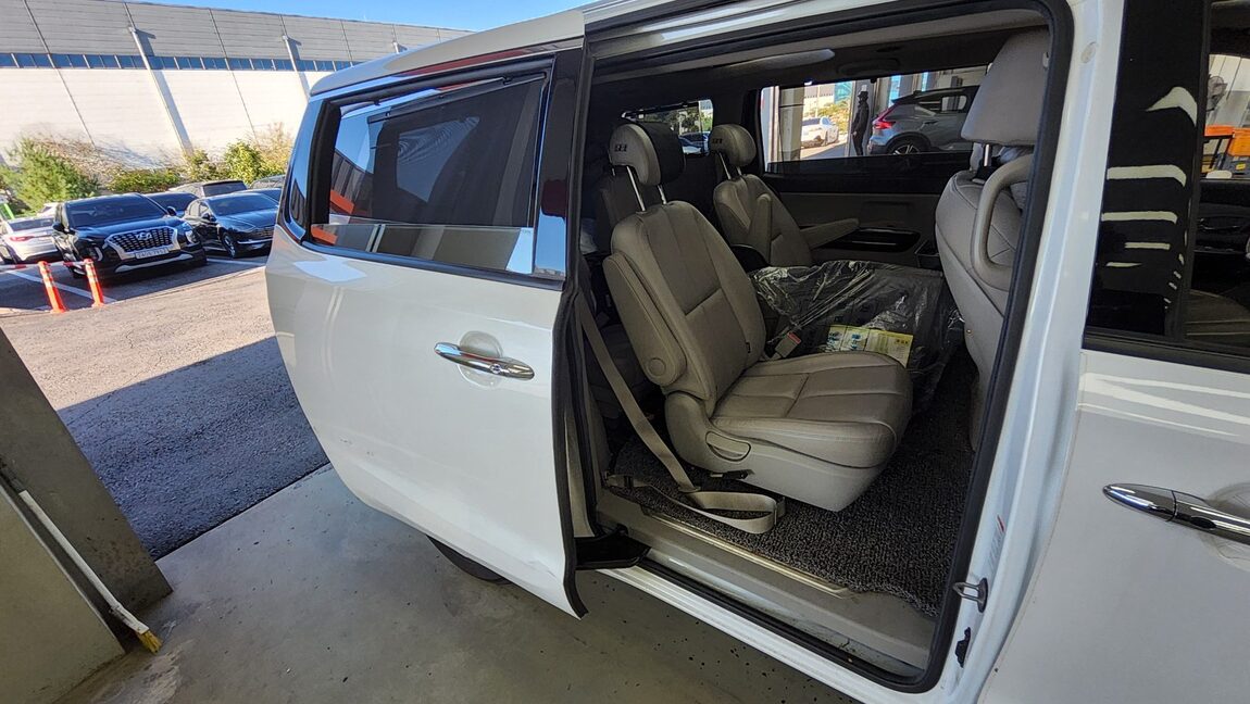 KIA THE NEW CARNIVAL 9-SEATER DIESEL NOBLESSE SPECIAL 2019 - zdjęcie 13