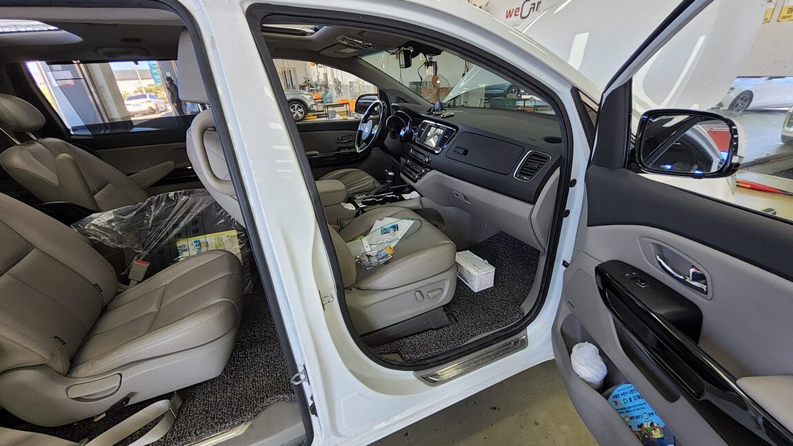 KIA THE NEW CARNIVAL 9-SEATER DIESEL NOBLESSE SPECIAL 2019 - zdjęcie 14