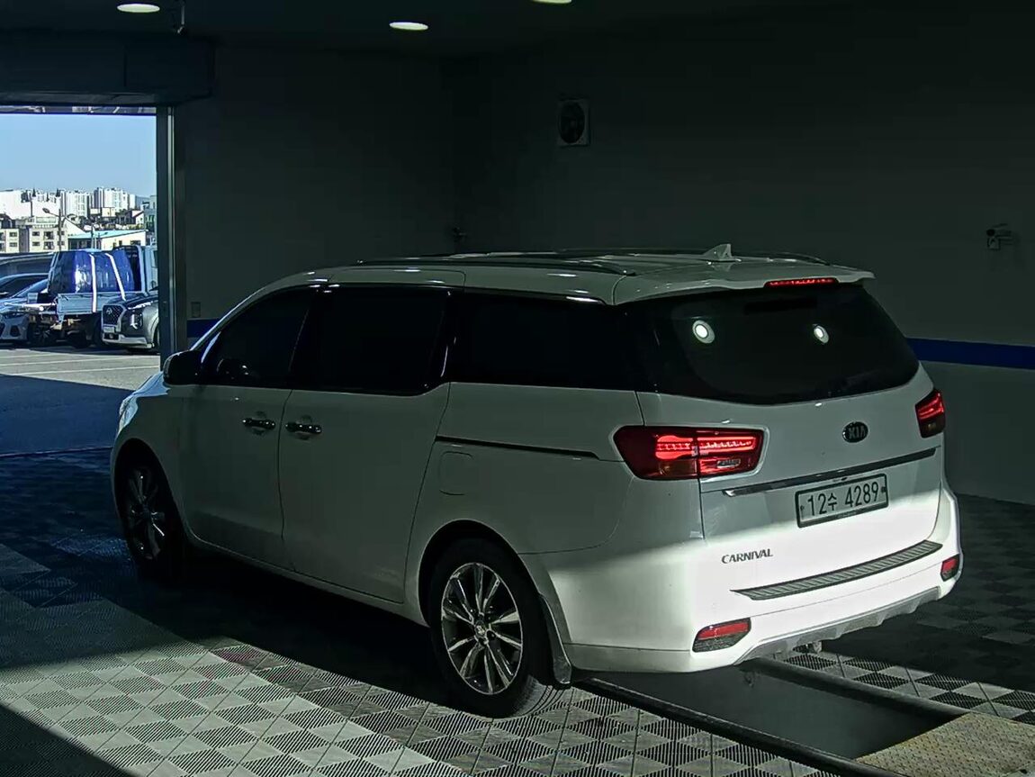KIA THE NEW CARNIVAL 9-SEATER DIESEL NOBLESSE SPECIAL 2019 - zdjęcie 6